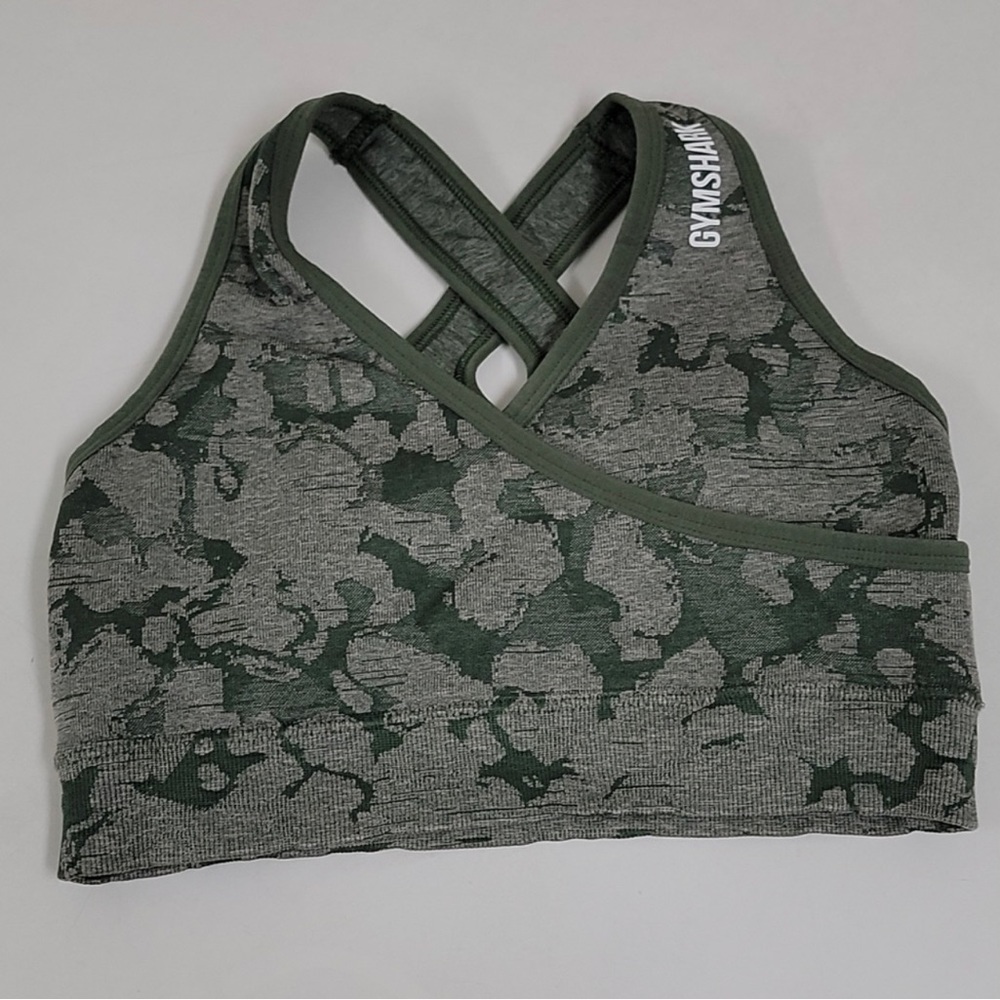 ✨Army Green Gymshark Camo Sports Bra✨